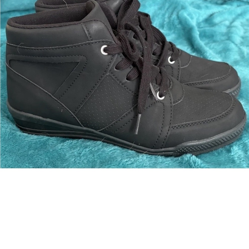 Comfortview Midnight Black High-Top Sneakers - Picture 7 of 8